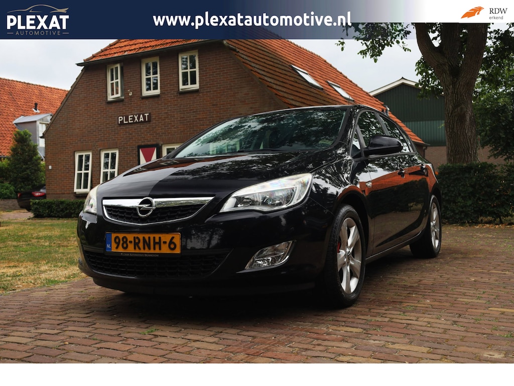 Opel Astra 1.6 Turbo Cosmo 180PK | Trekhaak | Airco | Multimedia | 5-deurs | Cruise Control | Historie | Elektrische ramen | NAP |