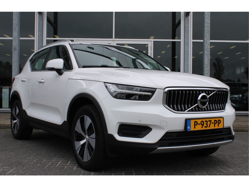 Volvo XC40 T4 211PK Automaat Recharge Inscription Expression | Org. NL | Camera | AppleCarplay | PDC V+A | DAB Audio | 18" LMV |