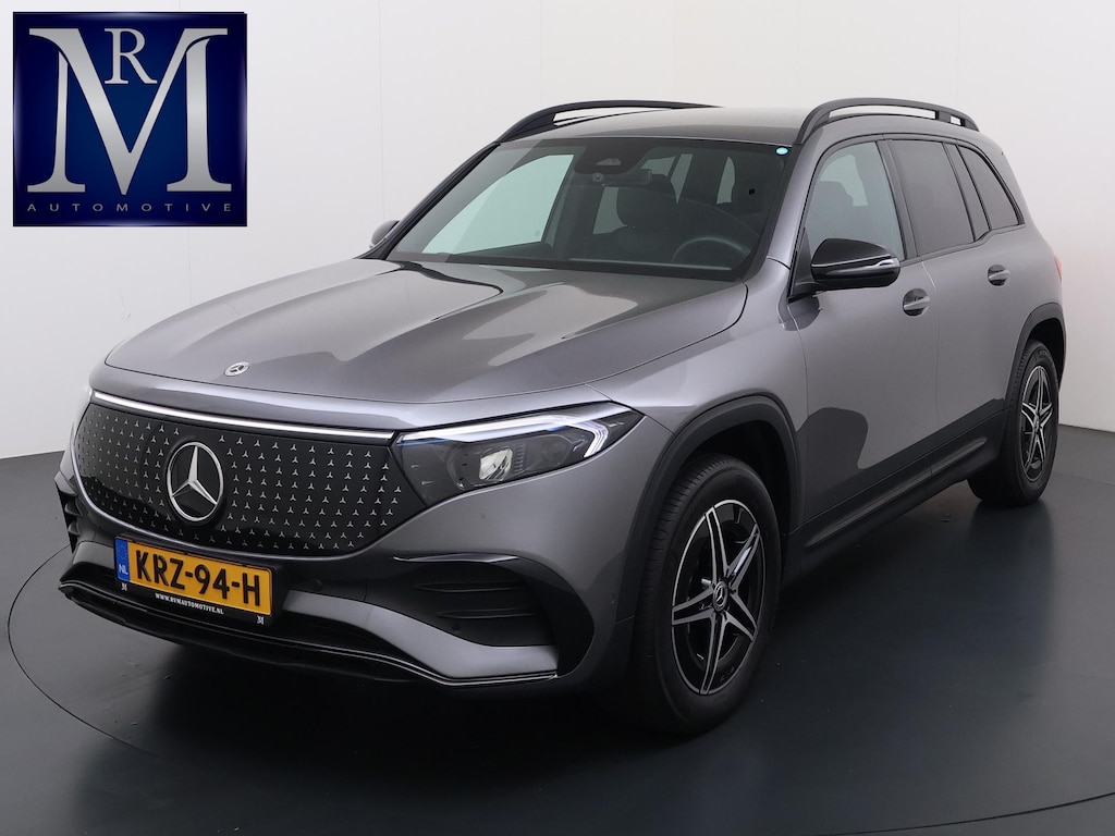 Mercedes-Benz EQB EQB 300 4Matic AMG VAN: 47.900,- VOOR: 45.440,- UW HERFSTVOORDEEL: 2.460,- NIEUW MODEL | SOH 100% | NIGHT PAKKET | 7-PERSOONS | ACHTERUITRIJCAMERA | ADAPTIVE CRUISE CONTROL | ELEKTRISCHE ACHTERKLEP | STUUR- & STOELVERWARMING | AMBIENT LIGHTING | FABRIEKSGARANTIE T/M 06-2027 | RIJKLAAR