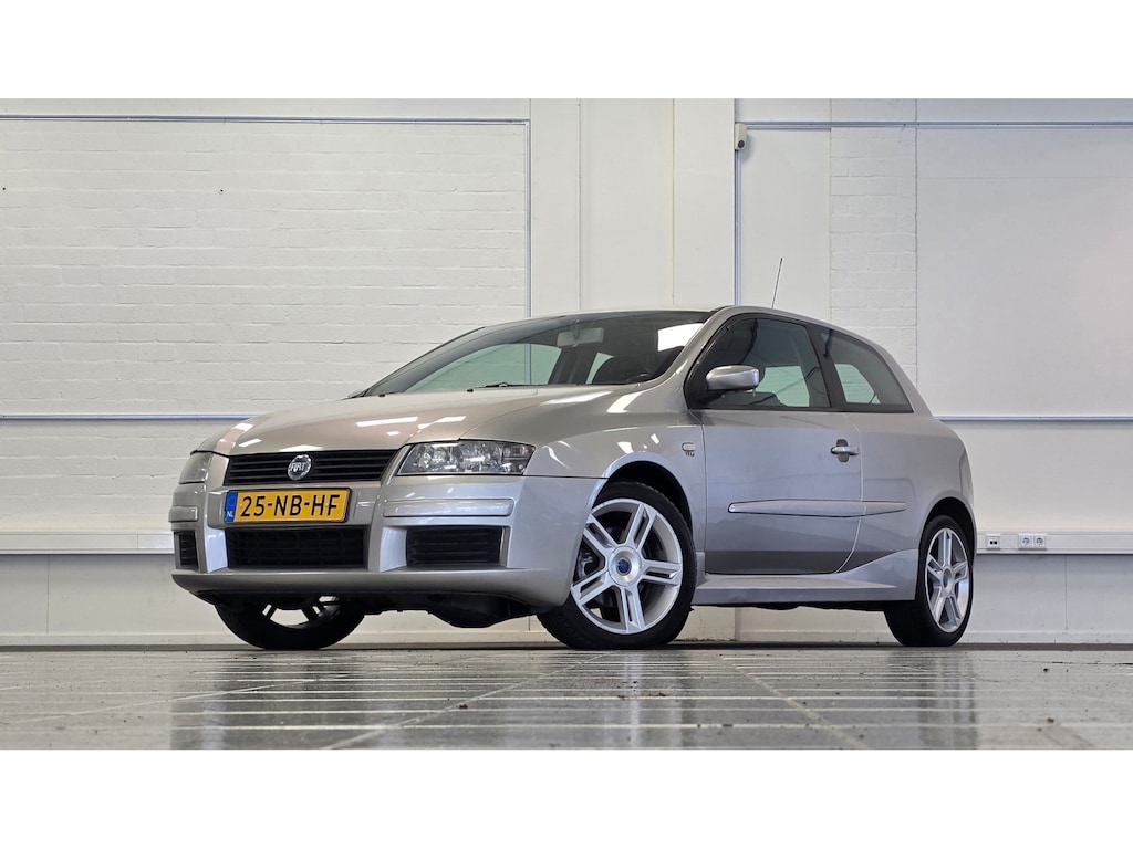 Fiat Stilo 2.4i 20V Abarth 170pk 17" LM Nieuwe APK Garantie