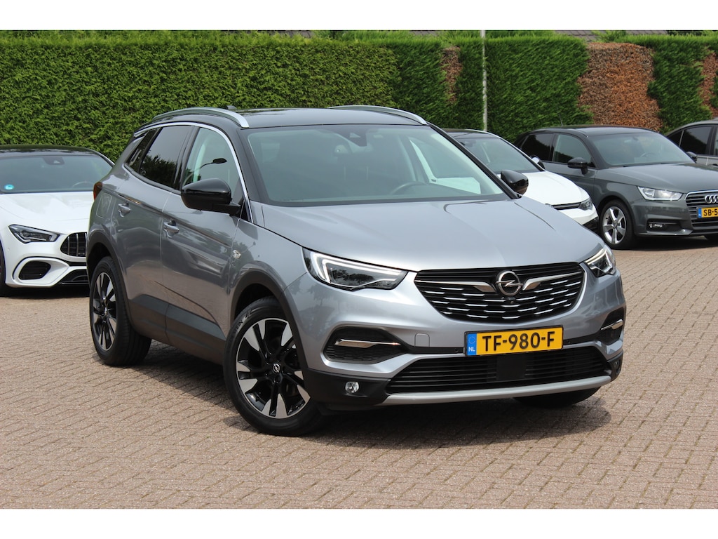 Opel Grandland X 1.2 Turbo Innovation / Trekhaak / Camera / Leder / Keyless / 18'' / CarPlay / Stoelventilatie+Verwarming / Stuurverwarming / DAB / Cruise Control