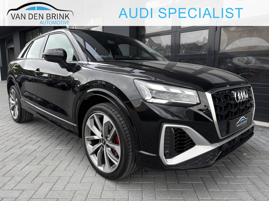 Audi Q2 35 TFSI S-line Pano B&O Keyless Matrix ACC