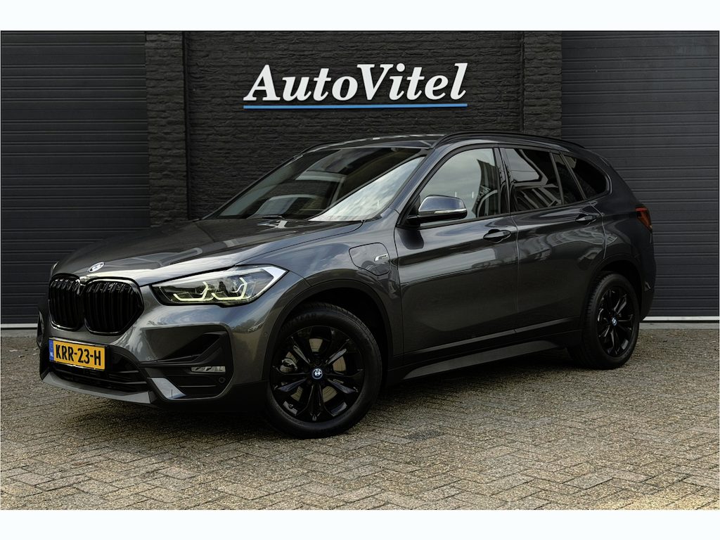 BMW X1 xDrive25e | Camera | Head-Up | Groot NAVI | Stoelverwarming | Elektrische Klep | 35X op voorraad