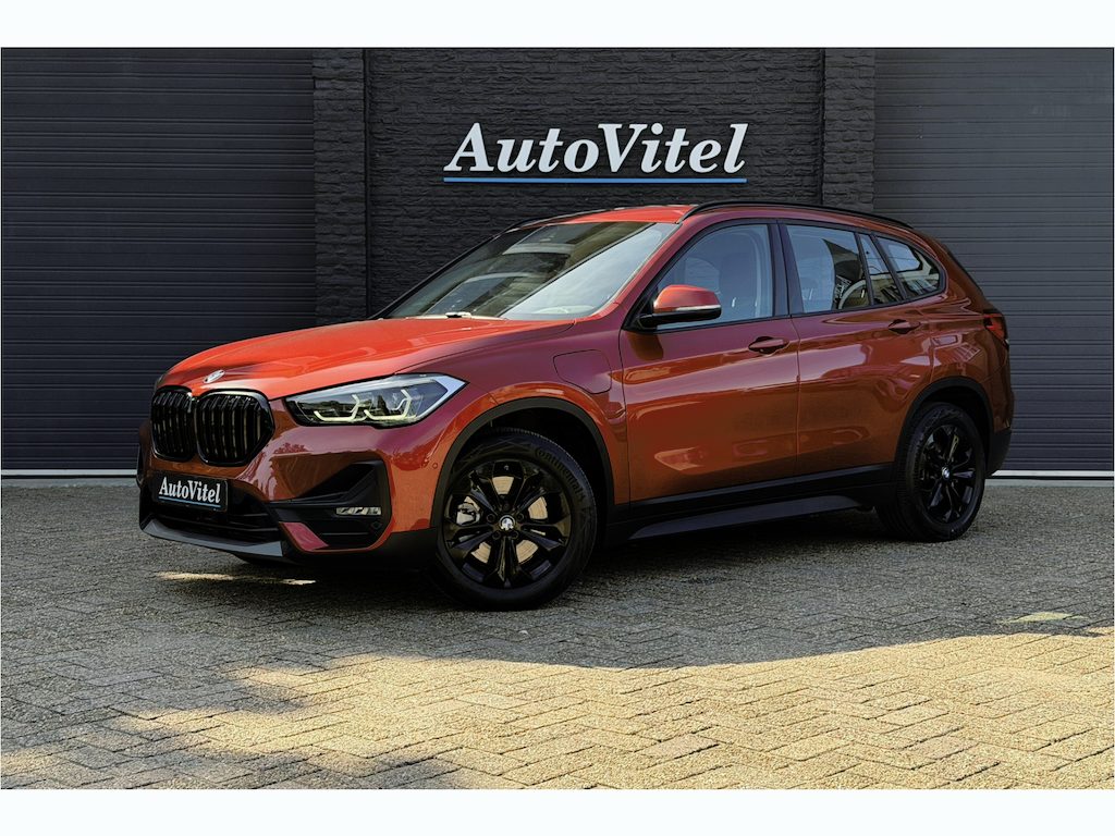 BMW X1 xDrive25e | Elektrische Klep | PDC V + A | LED | Apple Carplay | DAB | 35x op voorraad !
