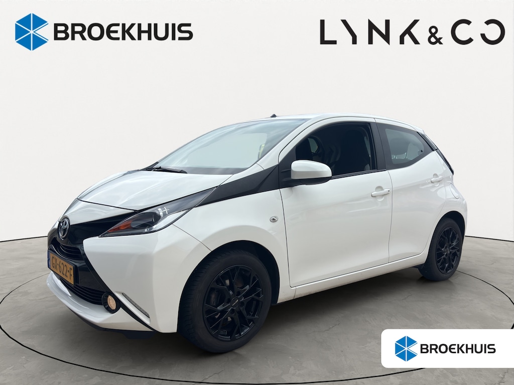 Toyota Aygo 1.0 VVT-i x-play | Apple Carplay\Android Auto | Achteruitrijcamera | Cruise control | Airco