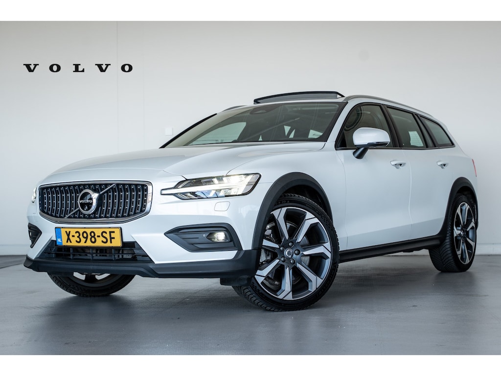 Volvo V60 Cross Country B5 Ultimate Pano-dak | Parkeerverw.| B&W | Trekh. | Nappa massage/ventilatie | 20"