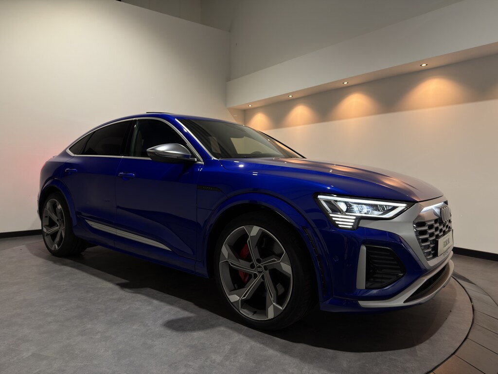 Audi Q8 Sportback e-tron SQ8 115 kWh | Valcona Leder | Panoramadak | Trekhaak | 22'' | Matrix LED | Memory | B&O |