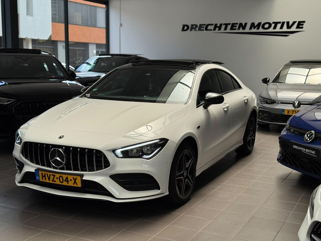 Mercedes-Benz CLA 250 e AMG / 35 / Pano / Camera /