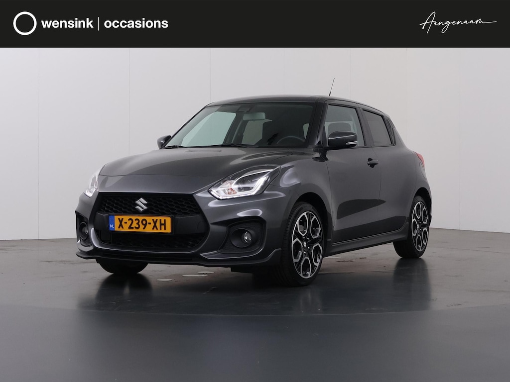 Suzuki Swift 1.4 Sport Smart Hybrid | LED | Navigatie | Sportstoelen | Camera | Climate Control | Stoelverwarming | Adaptieve Cruise Control | Dodehoek detectie |