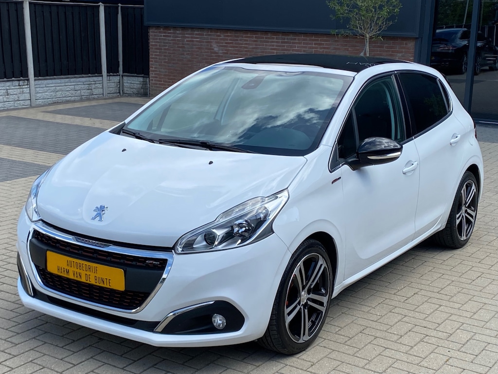 Peugeot 208 1.6 BlueHDi GT-line NIEUWSTAAT PANO CRUISE XENON LED PDC 5 DEURS