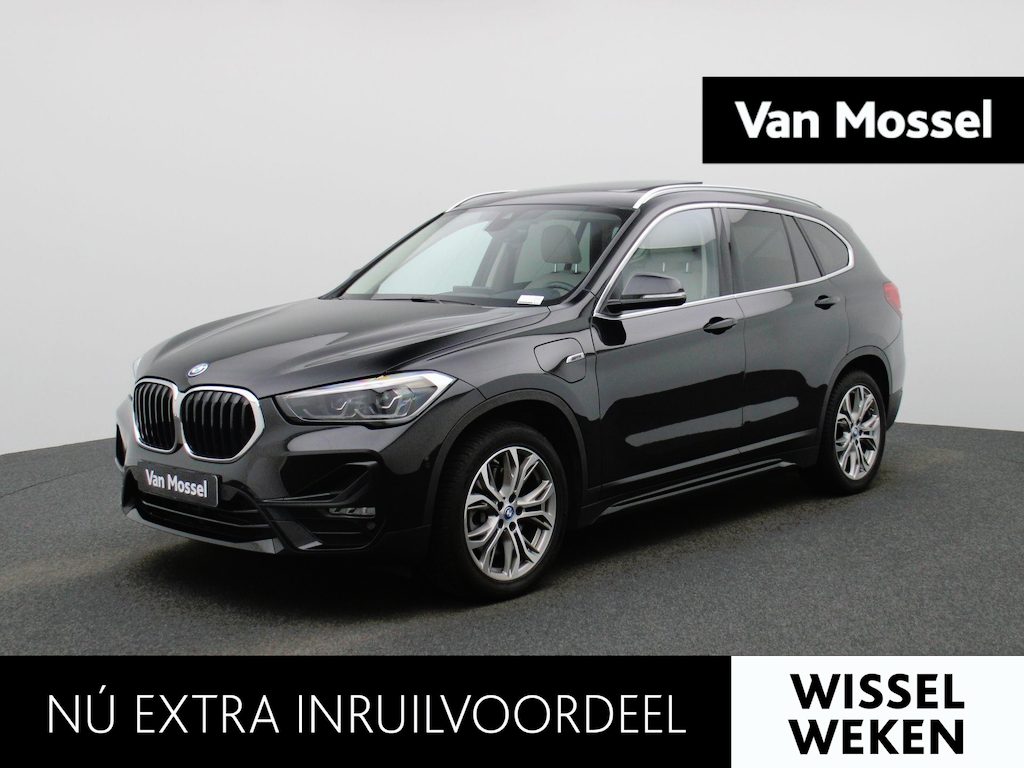 BMW X1 xDrive25e | PANORAMADAK | ACHTERUITRIJCAMERA | ELEKTRISCHE KOFFERKLEP | CLIMATE CONTROL | CRUISE CONTROL | LEDEREN BEKLEDING |