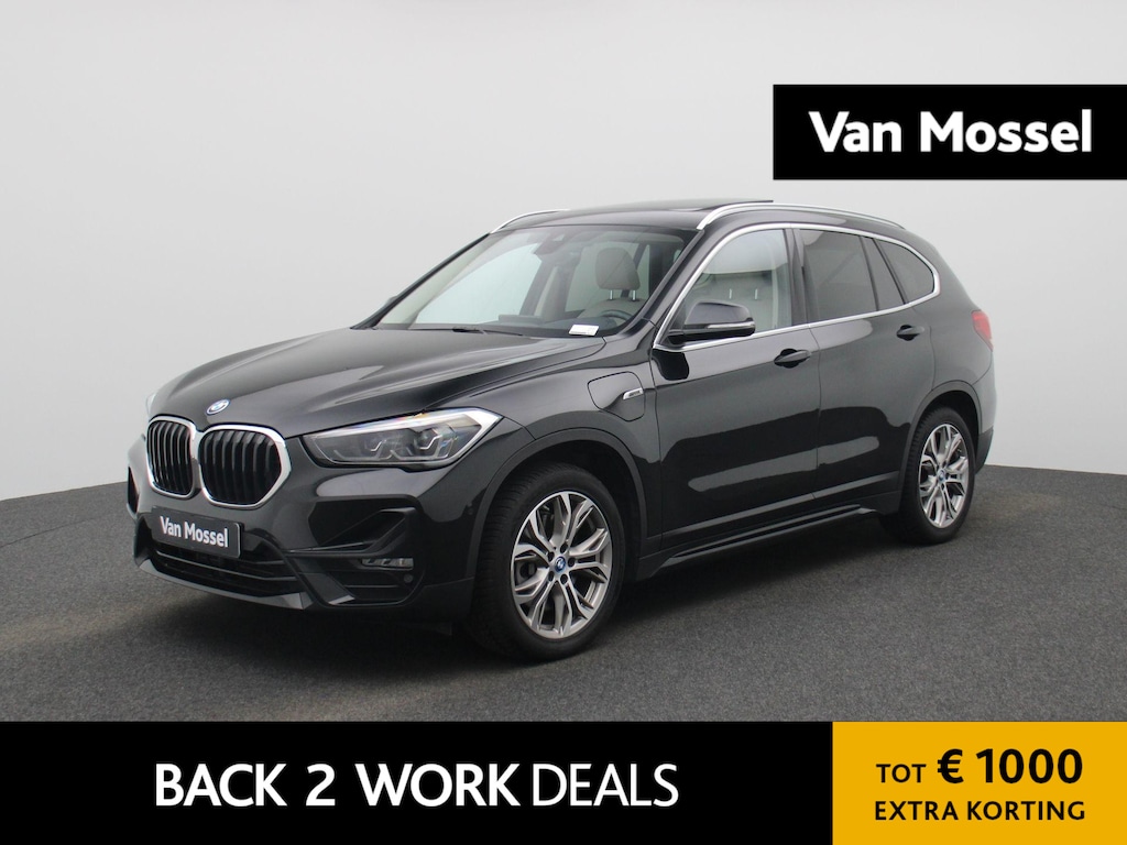 BMW X1 xDrive25e | PANORAMADAK | ACHTERUITRIJCAMERA | ELEKTRISCHE KOFFERKLEP | CLIMATE CONTROL | CRUISE CONTROL | LEDEREN BEKLEDING |