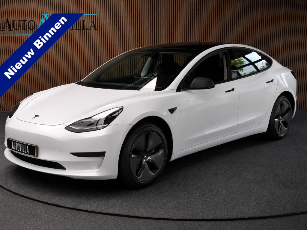 Tesla Model 3 RWD SOH: 96,1% Panodak Leer 360° Trekhaak Stuur- & Stoelverwarming voor & achter LM velgen PDC Elektr. achterklep Elektr. verst. stuurwiel Elektr. verstelb. stoelen Metallic lak  1e Eigenaar BTW auto