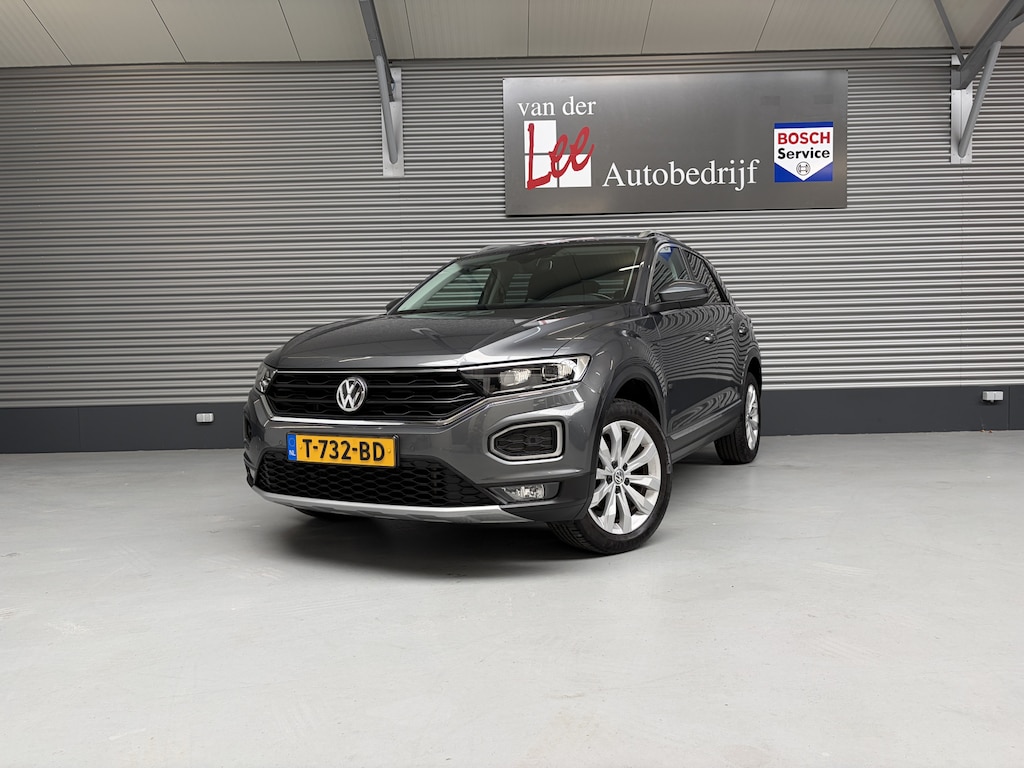 Volkswagen T-Roc 1.5 TSI SPORT/IQ LIGHT/ADAPTIVE/DODE HOEK/DIGI CP/CARPLAY/CAM/ENZ