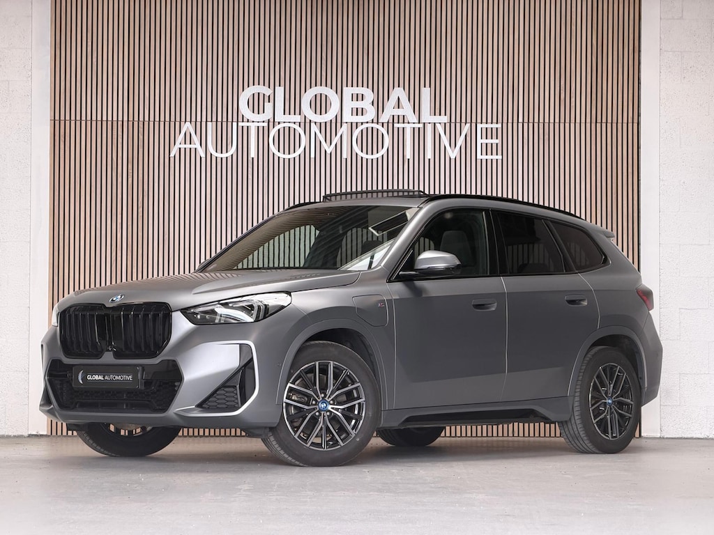 BMW X1 XDrive30e M sport - 326PK - PANORAMADAK - 360 CAMERA - HEAD UP