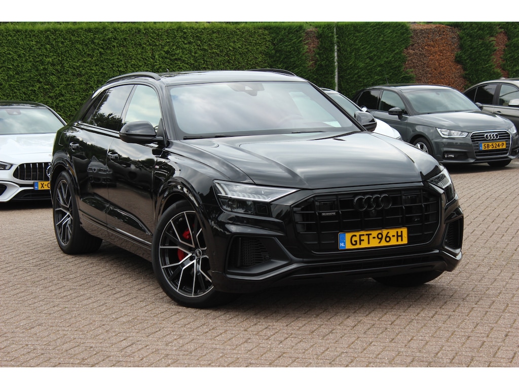 Audi Q8 55 TFSI e quattro Pro Line Plus / Trekhaak / 360Camera / Head-up / Softclose / Matrix LED / 22'' / RS Seats / B&O / Sfeerverlichting / Stoelmassage+Ventilatie / Stuurverwarming / Dodehoek / DAB / ACC