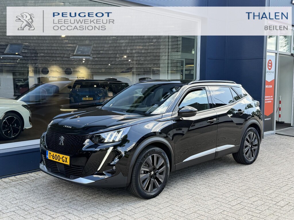 Peugeot e-2008 EV GT Pack 136 PK | Schuif-Kanteldak | Stoelverwarming | FULL LED koplampen | Achteruitrij-Camera | Adaptieve Cruisecontrol |  Alcantara Bekleding |  Navigatie en Apple caprplay en Android auto |