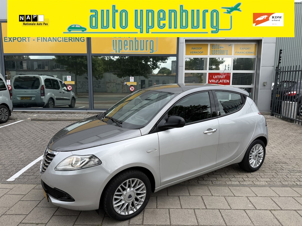 Lancia Ypsilon 0.9 TwinAir Silver Plus * 50.854 Km * Two Tone Color * Airco * Sportvelgen *