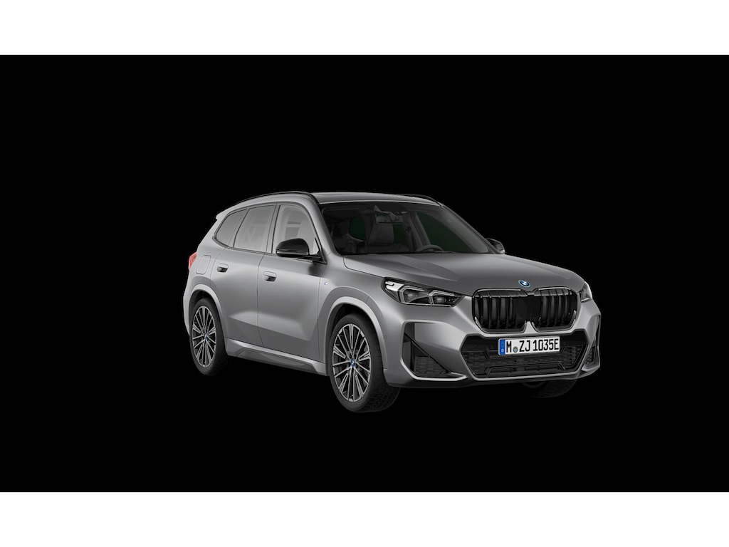 BMW X1 xDrive30e | M-Sport | Live Cockpit | Panorama | Leder/Alcantara | Memory | H&K | ACC | Trekhaak | 20"LM | Frozen Pure Grey