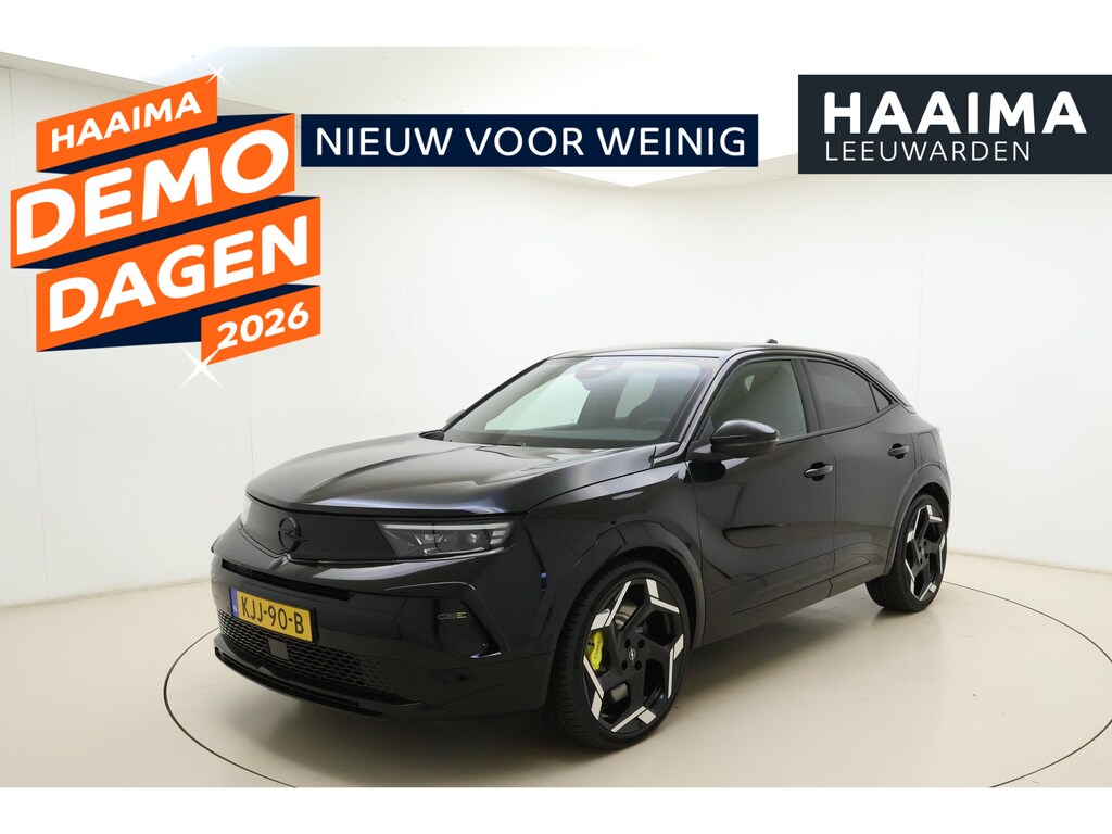 Opel Mokka-e Electric GSE 54 kWh | GSE | Stoel/stuurverwarming | Achteruitrijcamera | Unieke uitvoering | 20" Lichtmetalen velgen | Adapt. Cruise control | Alcantara sportstoelen