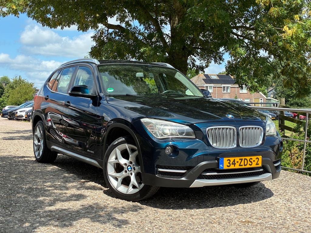 BMW X1 SDrive20i Upgrade Edition | Navi + Leder + Cruise Nu € 9.975,-!!!