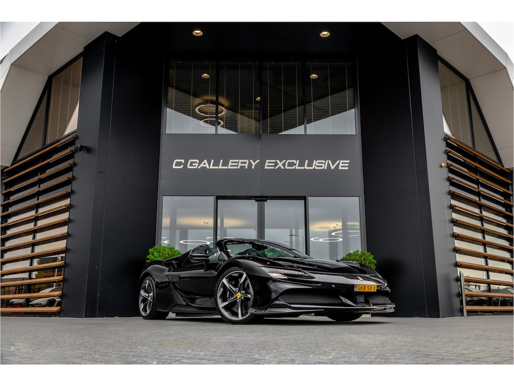 Ferrari SF90 Spider 4.0 V8 - Nieuwe Auto | Origineel NL | Lift | Full Carbon | Nero Daytona