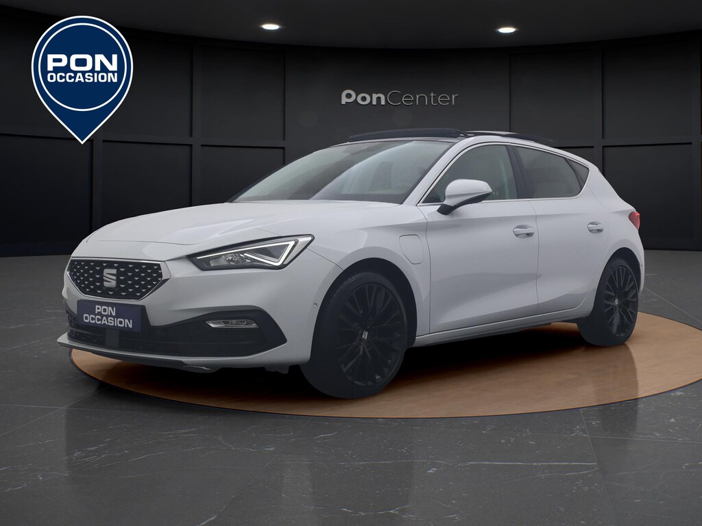 SEAT Leon 1.4 TSI eHybrid | Pano dak | Navigatie | Camera | 18 " | Stuur-/Stoelverwarming | ACC |