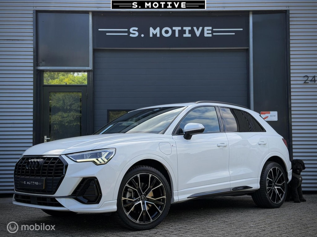 Audi Q3 45 TFSIe S edition Pano, NAP, Cruise Control, Matrix, 1eigenaar!