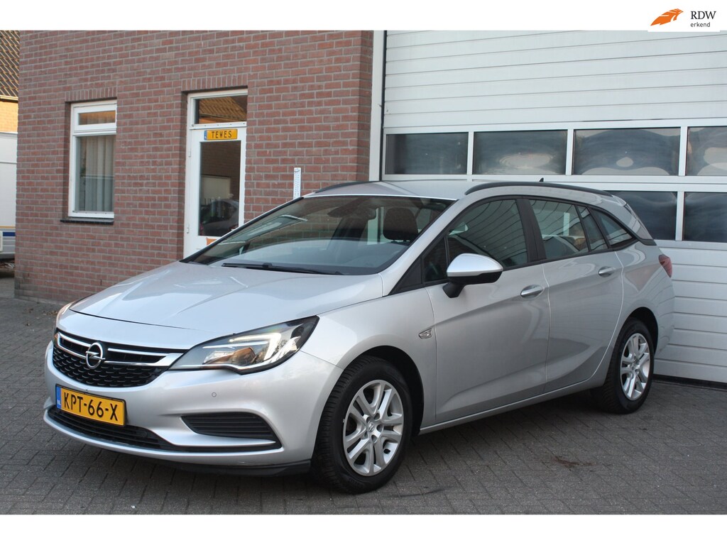 Opel Astra SPORTS TOURER 1.6 CDTI Online Edition Automaat Stationwagen Nieuw Apk Airco Parkeer Sensoren Onderhoud Historie