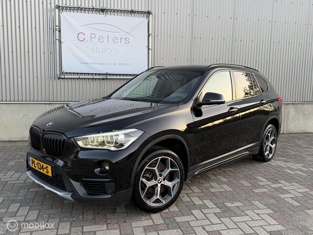 BMW X1 sDrive20i 192pk Aut. High Executive 2017 / Head-Up / Leer / LED koplampen / Navi Pro / Trekhaak / NAP