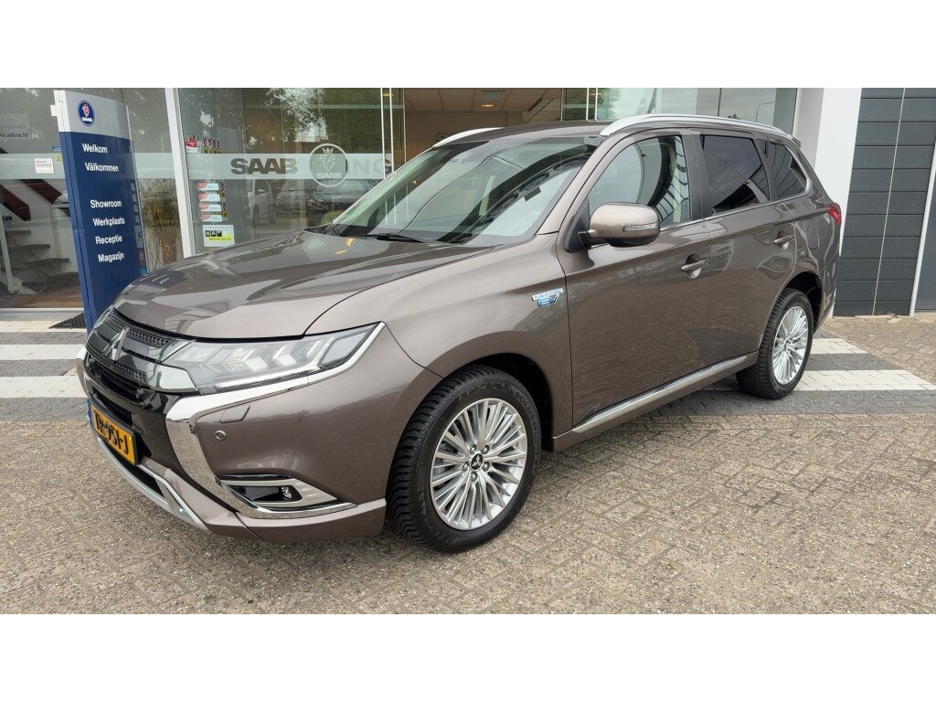 Mitsubishi Outlander 2.4 PHEV Intense+ Stoelverwarming Cruise Control