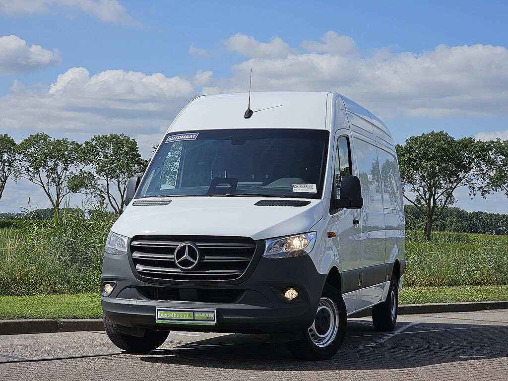 Mercedes-Benz Sprinter 317 L2H2 Trekhaak+Sloten