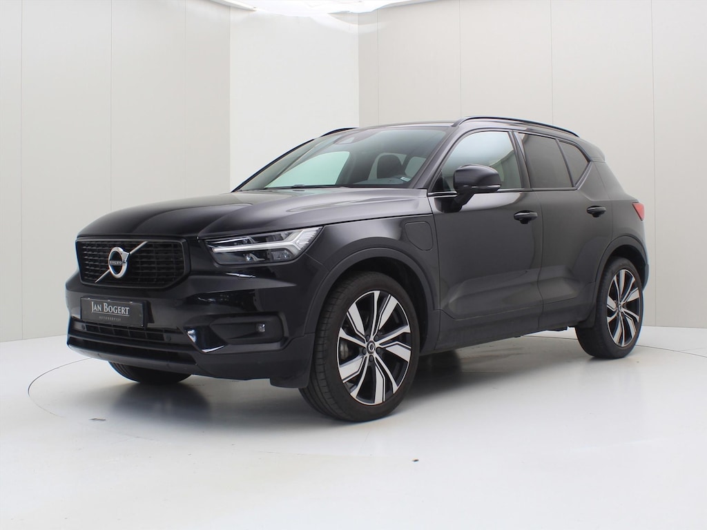 Volvo XC40 T4 Twin Engine 211pk Geartronic R-Design [ TREKHAAK+20 INCH+CARPLAY+KEYLESS+STOELVERWARMING ]