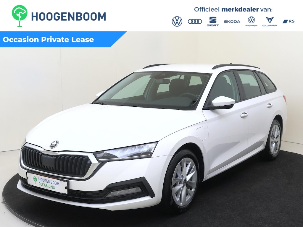 Skoda Octavia Combi 1.4 TSI iV PHEV Business Edition | SoH 95% | Cruise control | Sfeerverlichting | Lane assist | Parkeersensoren achter | 2-zone airco | LED koplampen | Carplay |