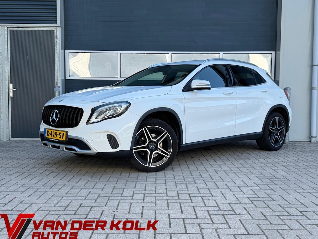 Mercedes-Benz GLA 180 Business Solution AMG Upgrade Edition | Camera | Xenon | Leder | CarPlay | Navigatie | Cruise | Stoelverwarming
