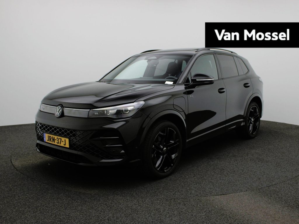 Volkswagen Tiguan 1.5 eHybrid R-Line Edition 204 PK| Origineel Nederlands | 1e Eigenaar | Panoramadak | Navigatie | Achteruitrijcamera | Achterklep Elektrisch