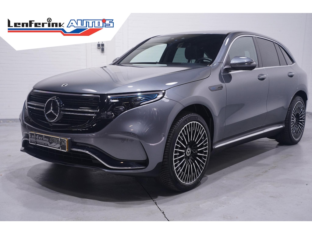 Mercedes-Benz EQC 400 4MATIC AMG Line 80 kWh 1e eigen. NAP SOH 96% Navigatie Excellence-pack Premium-Pack Rijassist-Pack wegklapbare-trekhaak 21"-lmv ECC ACC schuif/kantel-dak MEMO Sportstoelen half leder verwarmd 4-zone clima sfeerverlichting PDC v+a 360 camera Apple HUD