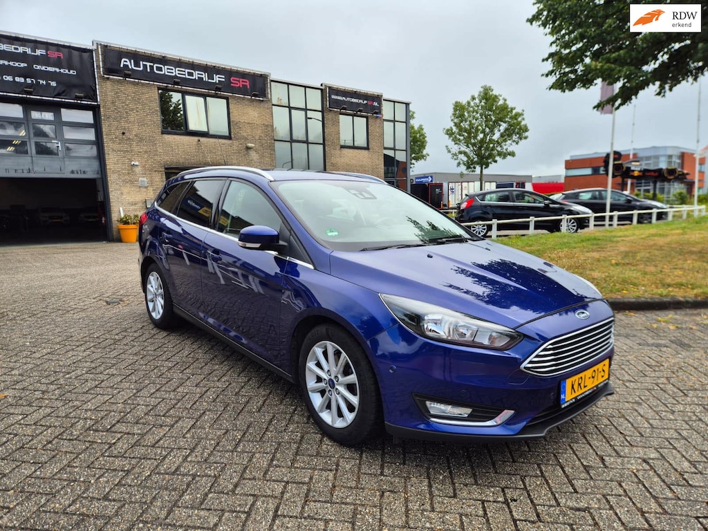 Ford Focus Ecoboost Titanium Nieuwe Distributie PDC Navigatie! Elektr Pakket