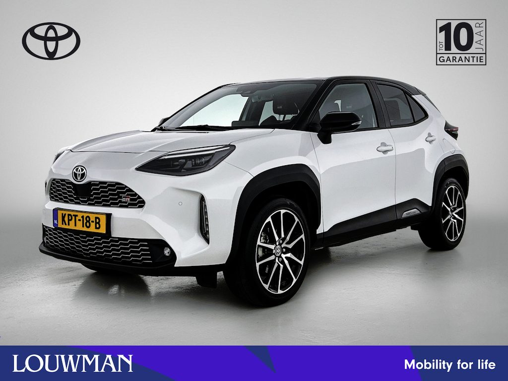Toyota Yaris Cross 1.5 Hybrid GR Sport | BTW voertuig | Head-Up Display | JBL | Dodehoek detectie | Parkeersensoren voor+achter | elektrische achterklep | Stoelverwarming | Navigatie | Apple CarPlay/Android Auto |