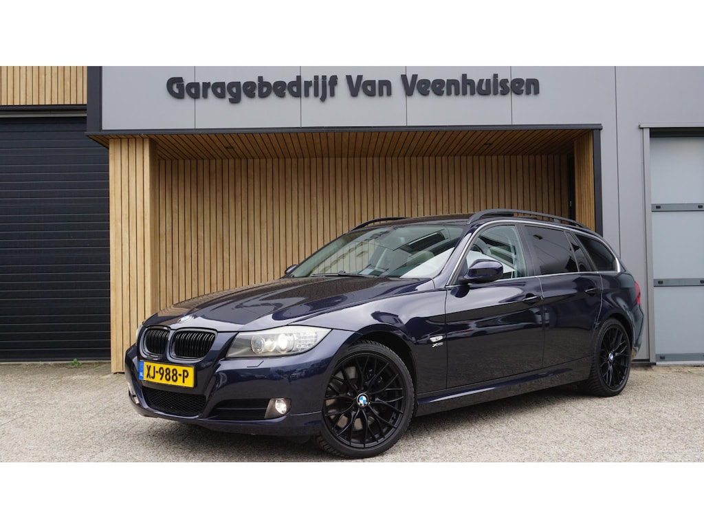 BMW 3-Serie Touring 330i Xdrive 272pk Clima Pano Leder Elek stoel Xenon *2de eign* Stoelverw 18 inch LM *Sportstoelen*