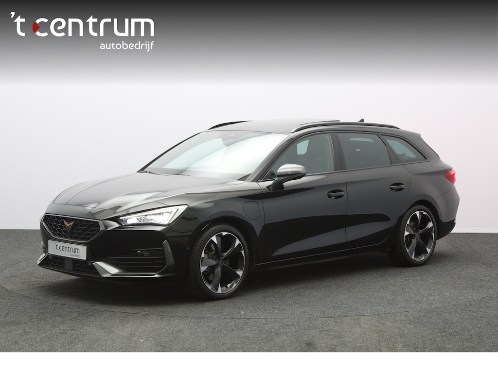 CUPRA Leon Sportstourer 1.4 e-Hybrid 204 PK Business PHEV, Panoramadak, Camera, Winterpakket, Kuipstoelen
