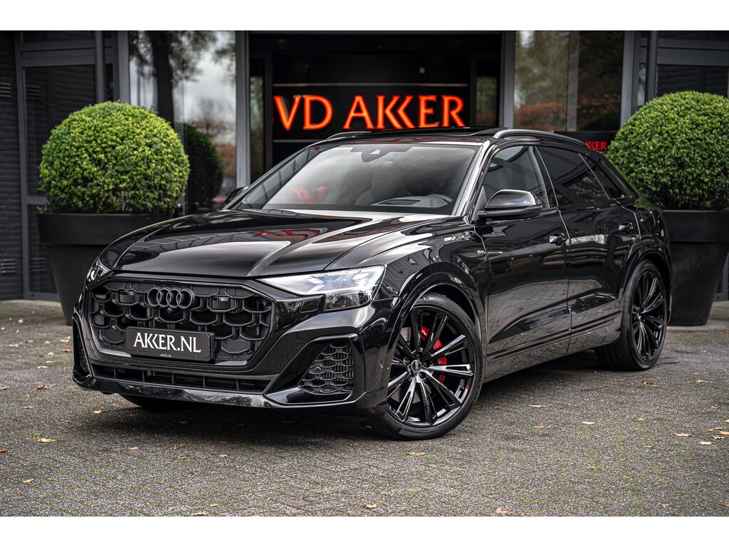 Audi Q8 60 TFSIe Quattro | Massage | Laserlicht | Rode Stiksels | 4Wielsturing | Zwart Optiek