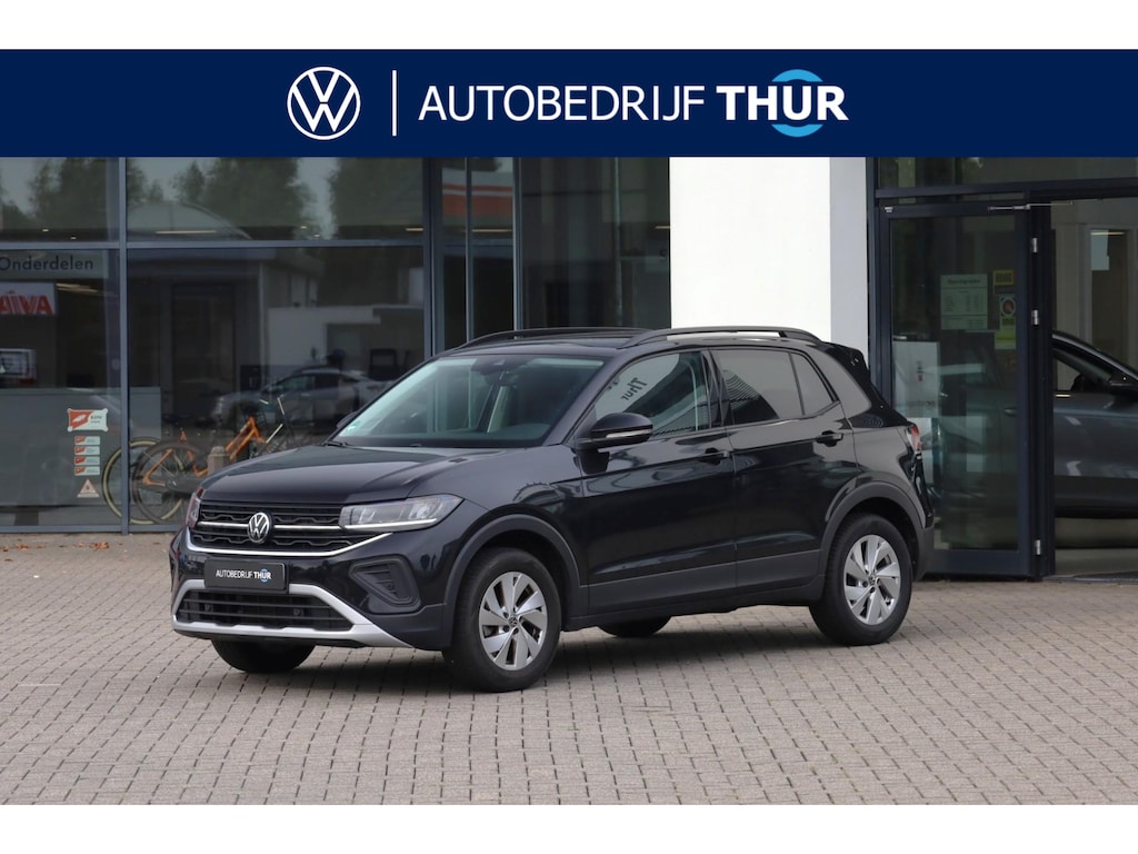 Volkswagen T-Cross 1.0 TSI Life Edition 95PK / 70kW, 60 maanden / 100.000km garantie, achteruitrijcamera (Rear View), 16" LMV met 4 seizoenenbanden, privacy glas, verwarmbare voorstoelen, 2-zone climatronic, adaptieve cruise control (ACC), regensensor, LED verlichting, grootlichtassistent (Light Assist), draadloos Apple Carplay & Android Auto, draadloze telefoonlader, parkeersensoren voor en achter (PDC), navigatie