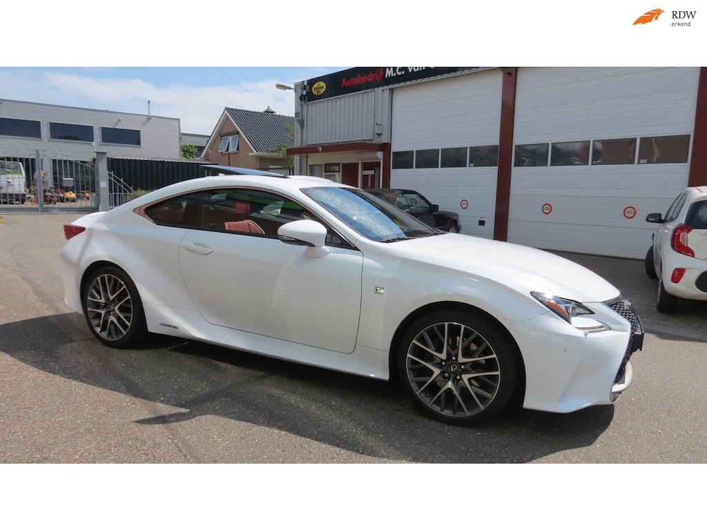 Lexus RC 300h F SPORT Line