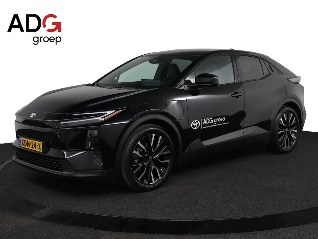 Toyota C-HR / C-HR+ First Edition 77 kWh | Apple Carplay/Android Auto | Parkeersensoren | Stoel/stuurverwarming | Elektrische Achterklep | 20 inch Velgen |