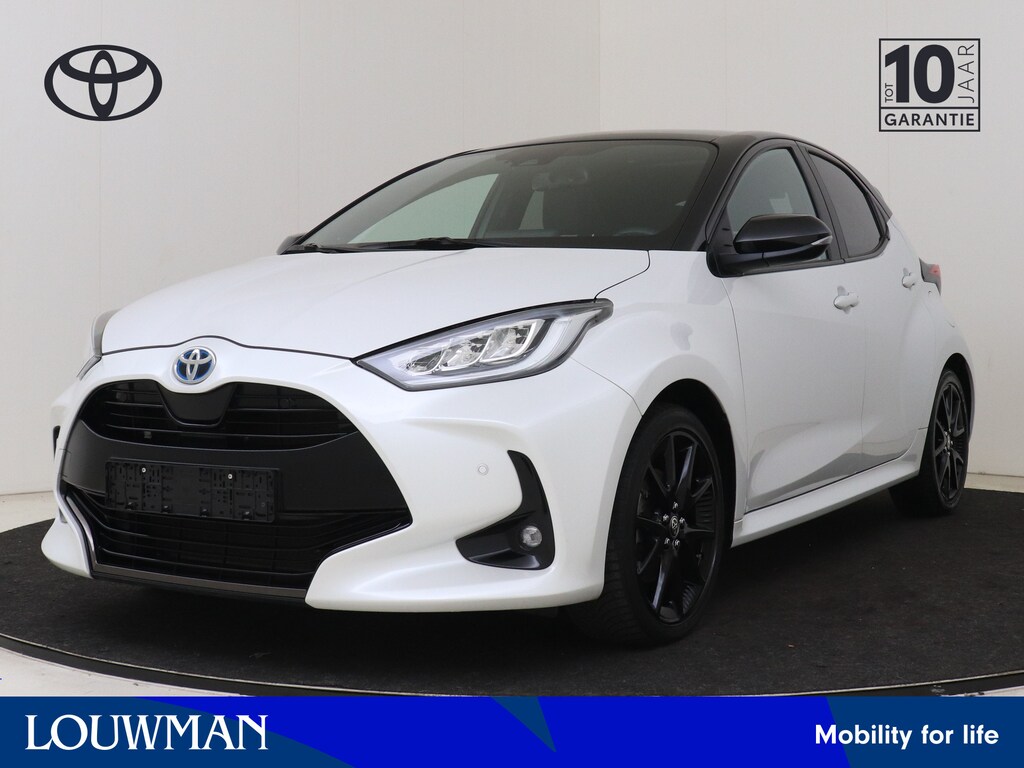 Toyota Yaris 1.5 Hybrid Executive + | BTW voertuig | Dealer onderhouden | Panoramadak | JBL | Head-Up Display | Dodehoek detectie | Parkeersensoren voor+achter | Climate Control | Draadloze telefoonlader | Achteruitrijcamera |