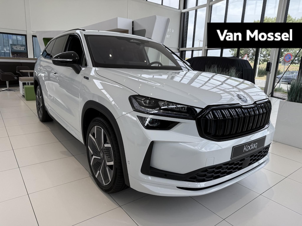 Skoda Kodiaq 1.5 TSI PHEV Sportline Business 204 PK | Automaat | Panoramadak | Matrix LED Koplampen | Navigatie |  Apple Carplay/Android Auto | Keyless Entry | Achteruitrijcamera | Climate Control | Adaptive Cruise Control | Parkeersensoren | Elektrische achterklep | Privacy Glass | Stoelverwarming | Lichtmetalen velgen | Herwaardering € 3.000,- Direct leverbaar! |