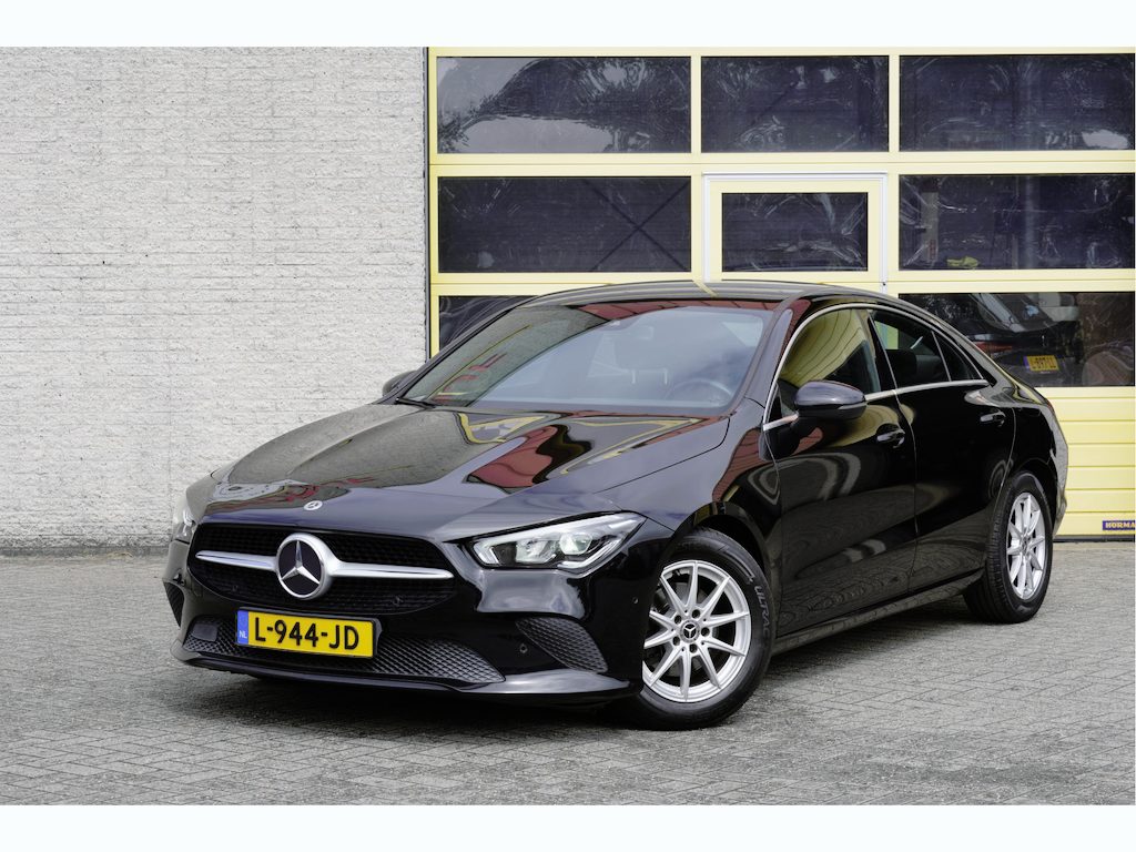 Mercedes-Benz CLA 180 Automaat! Business Solution BJ2021 Lmv | Led V+A | Pdc | Achteruitrijcamera | Navi | Virtual cockpit | Climate control | Cruise control | Verwarmde voorstoelen | Zwarte hemel | Getint glas