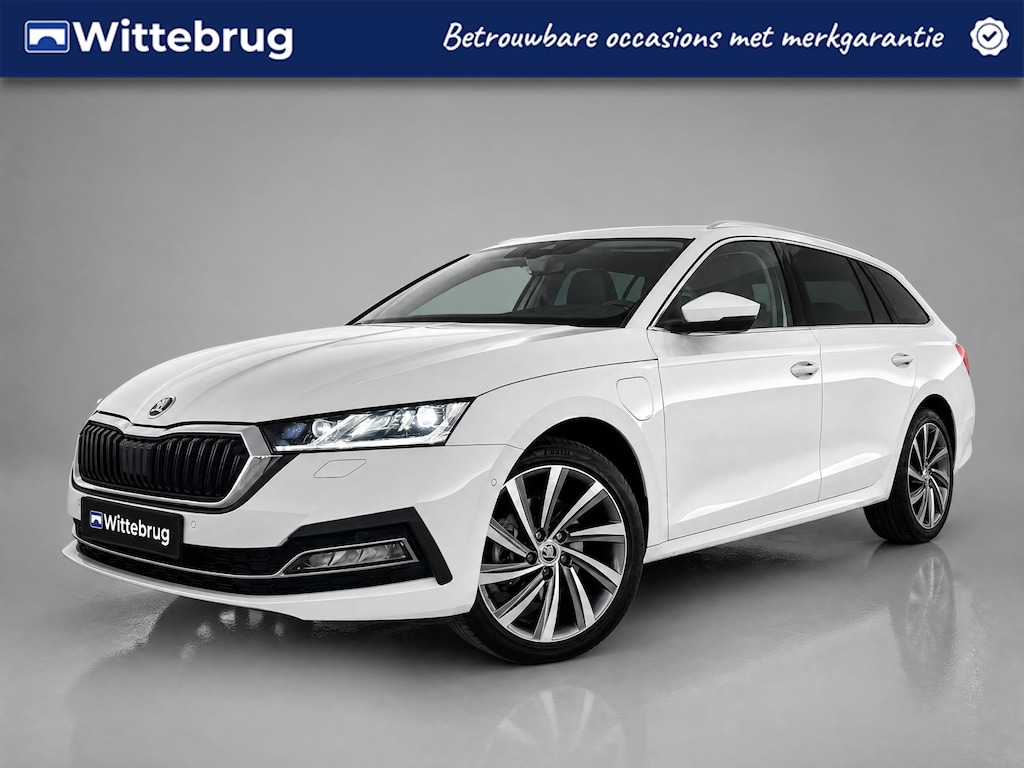 Skoda Octavia Combi 1.4 TSI 204pk DSG iV PHEV Business Edition Plus / Panorama dak / Achteruitrij camera / Stoelverwarming voor + achter / 18'' LMV P4