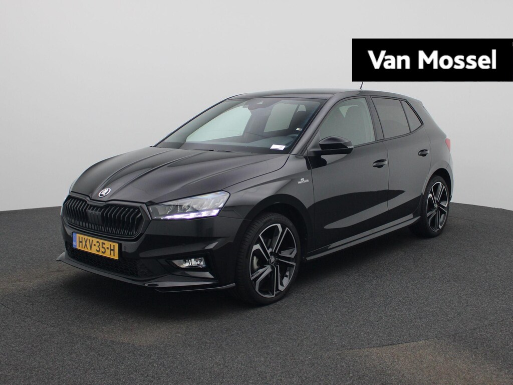 Skoda Fabia 1.0 TSI Monte Carlo AUTOMAAT / DSG | METALLIC LAK | VERWARMBARE VOORSTOELEN VOOR | 18" LIBRA ZWART LICHTMETALEN VELGEN | NAVIGATIE PAKKET | TRAVEL ASSIST